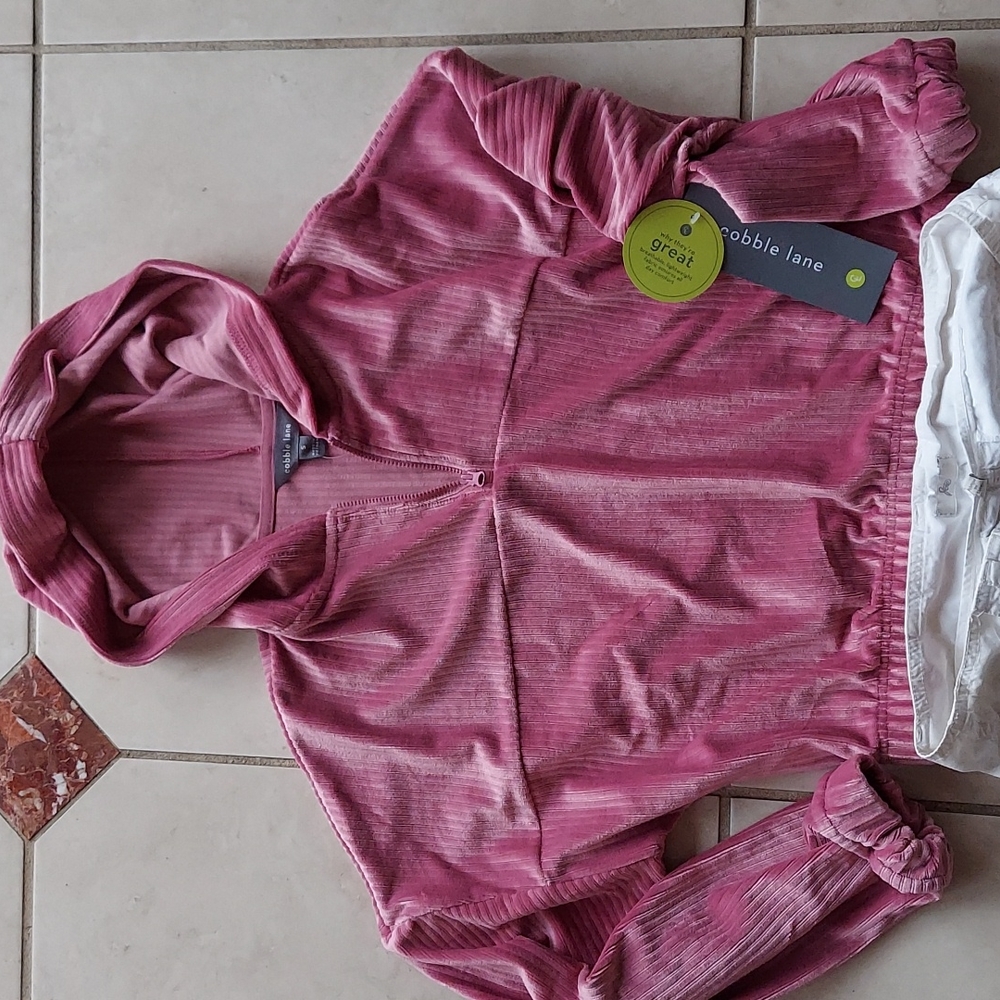 Cobble Lane. NEW with tag. Pink hoodie sporty Top.